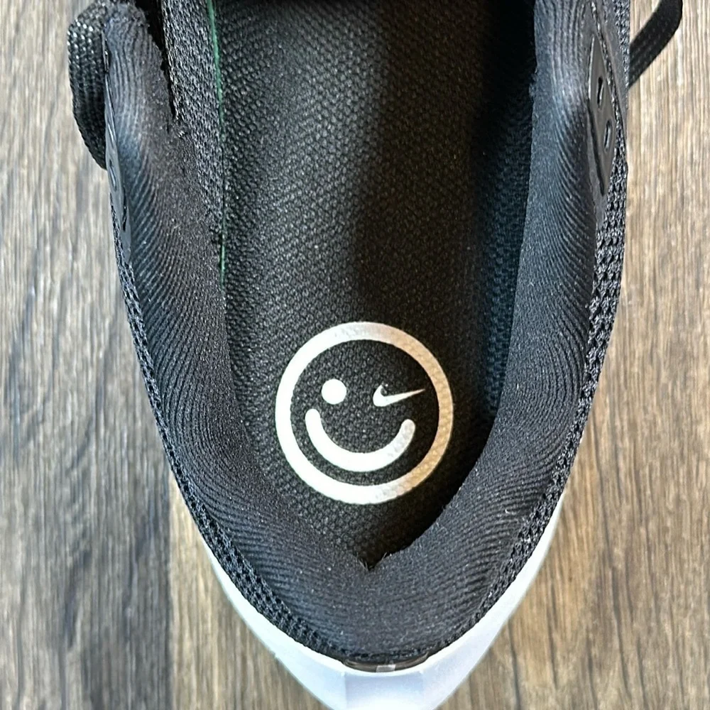NWT Women Nike Air Zoom Pegasus Sneakers